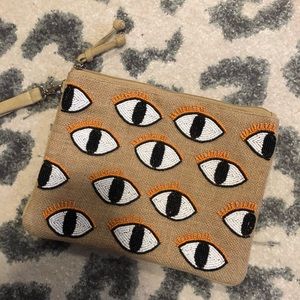 Lulus eye clutch